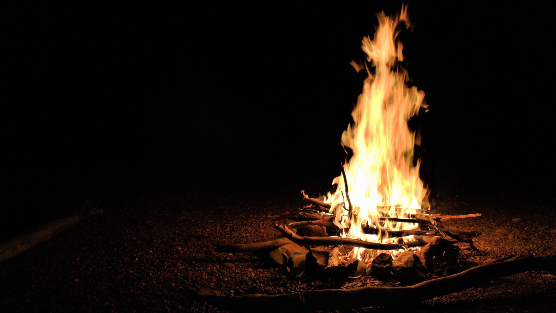 How to Keep a Bonfire or Campfire from Spreading & Damaging Your House
